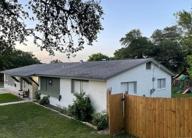 5-bedroom home for sale at 101 Furlong Dr in Universal City TX