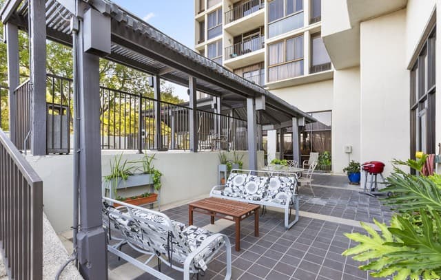 2-bedroom rental at 7701 Wurzbach Unit 1701 in San Antonio, TX — photo 4