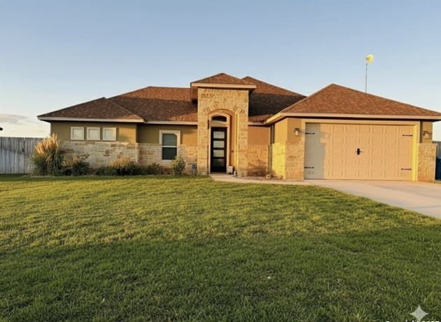 3-bedroom rental at 1704 Vista View Dr in Pleasanton, TX — photo 1