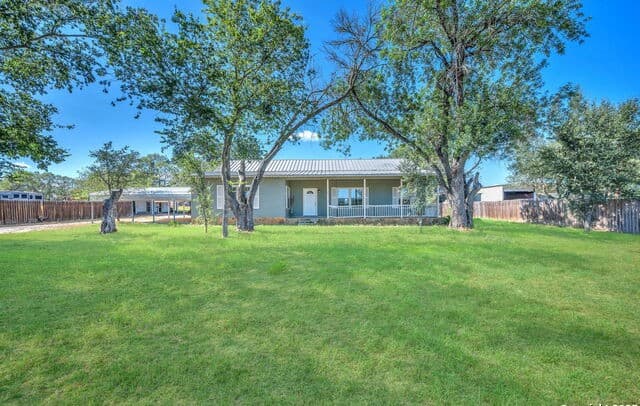 rental at 3557 Fm 1346 in La Vernia, TX — photo 3