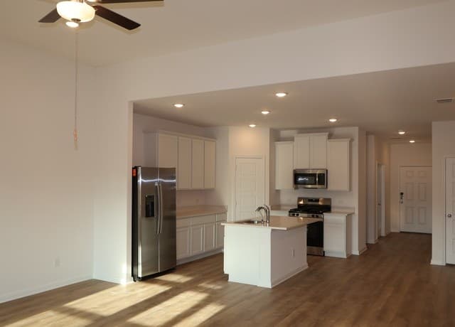 3-bedroom rental at 4655 Otra Otra Drive in San Antonio, TX — photo 4