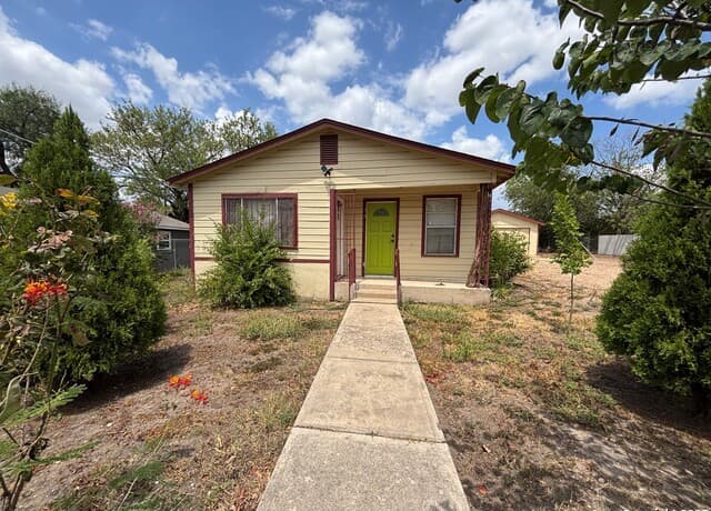 2-bedroom rental at 147 Wainwright in San Antonio, TX — photo 1