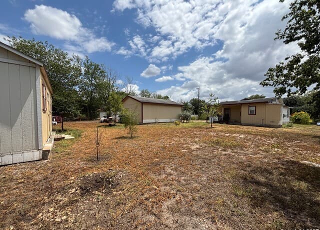 2-bedroom rental at 147 Wainwright in San Antonio, TX — photo 5