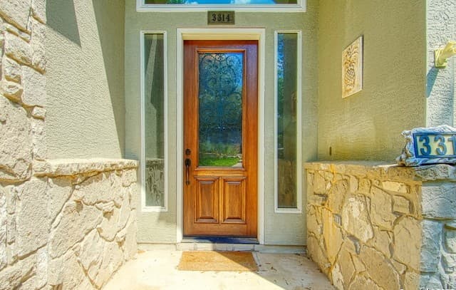 5-bedroom rental at 3314 Falling Brook in San Antonio, TX — photo 4