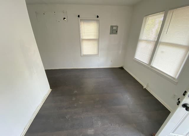 3-bedroom rental at 626 Corliss in San Antonio, TX — photo 2
