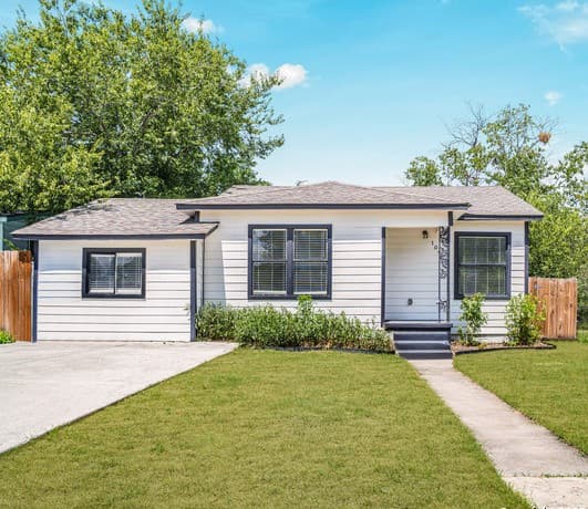 3-bedroom rental at 1047 Poinsettia in San Antonio, TX — photo 1