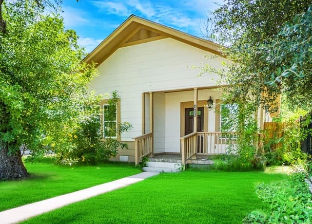 3-bedroom rental at 406 Gulf in San Antonio, TX — photo 3