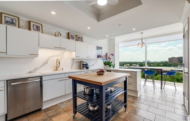 2-bedroom rental at 200 Patterson Ave. Unit 610 in San Antonio, TX — photo 1