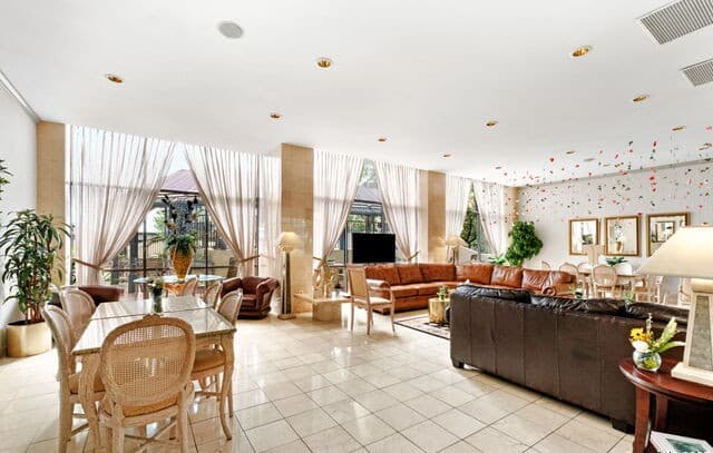 2-bedroom rental at 7701 Wurzbach Rd Unit 405 in San Antonio, TX — photo 3