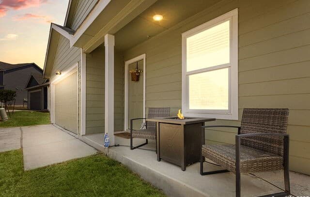 3-bedroom rental at 6830 Wolf Vly in San Antonio, TX — photo 2