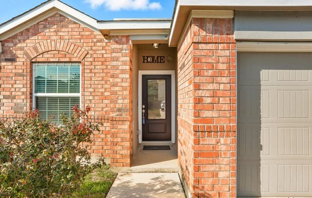 3-bedroom rental at 6079 Akin Quay in San Antonio, TX — photo 1