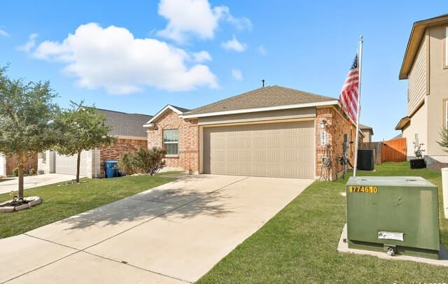 3-bedroom rental at 6079 Akin Quay in San Antonio, TX — photo 2
