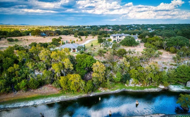 8-bedroom rental at 74 Swede Springs in Boerne, TX — photo 2