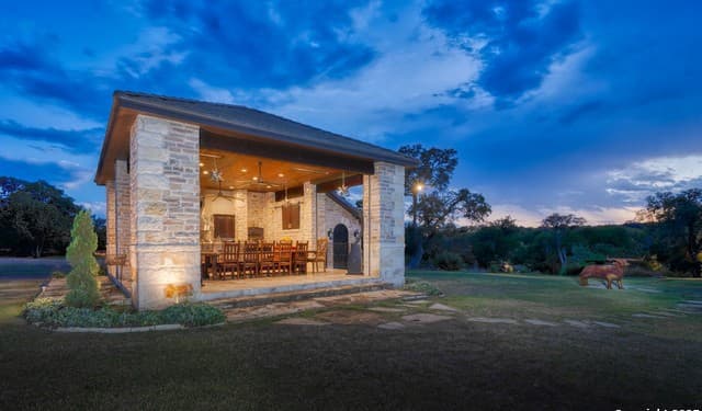 8-bedroom rental at 74 Swede Springs in Boerne, TX — photo 5