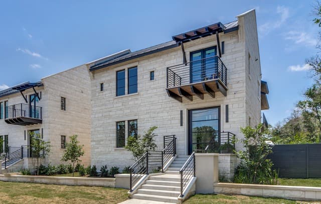 3-bedroom rental at 401 Oak Park Dr Unit B in Boerne, TX — photo 4