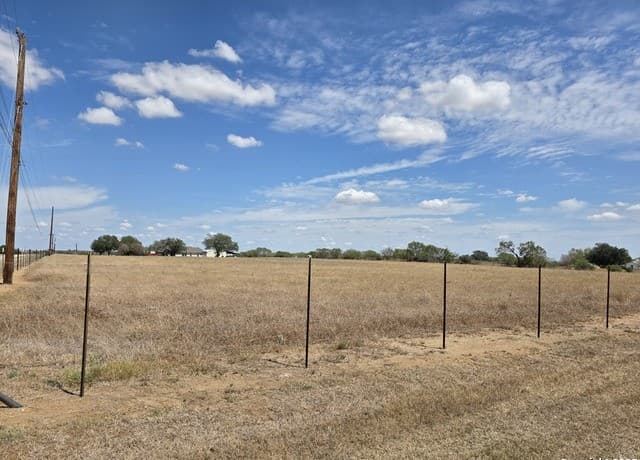 rental at TBD Pittman Rd in Adkins, TX — photo 1