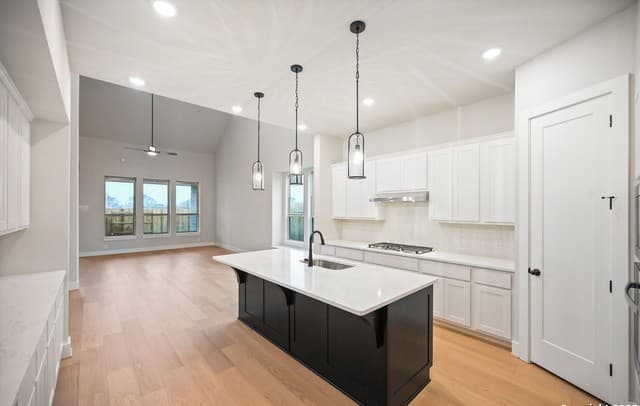 4-bedroom rental at 4722 Sherman Square in Schertz, TX — photo 3