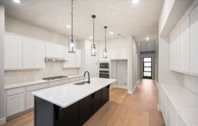 4-bedroom rental at 4722 Sherman Square in Schertz, TX — photo 5
