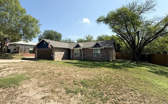 3-bedroom rental at 11442 Woollcott in San Antonio, TX — photo 2