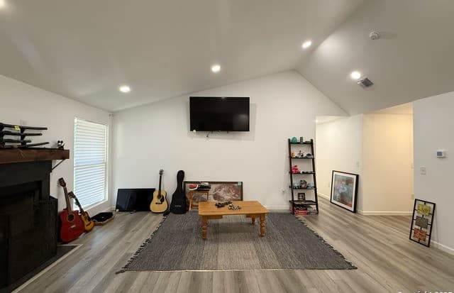 3-bedroom rental at 11442 Woollcott in San Antonio, TX — photo 5