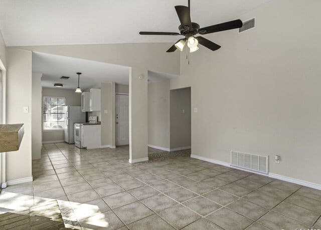 2-bedroom rental at 7306 Brandyridge in San Antonio, TX — photo 5