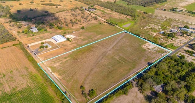 rental at 11706 Kinney Rd in Atascosa, TX — photo 3