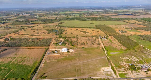rental at 11706 Kinney Rd in Atascosa, TX — photo 4