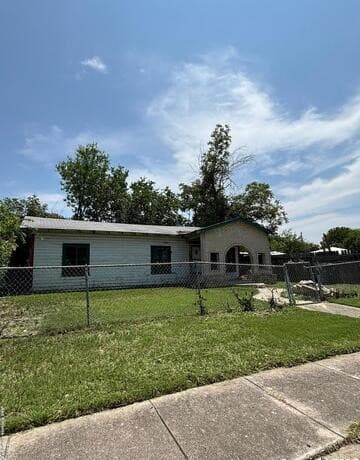 4-bedroom rental at 2918 Vera Cruz in San Antonio, TX — photo 2