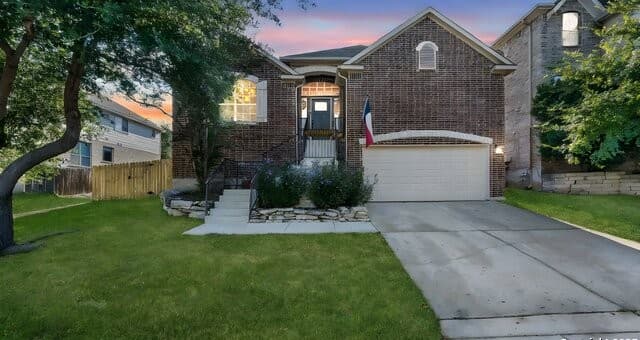 4-bedroom rental at 1314 Heavens Peak in San Antonio, TX — photo 1
