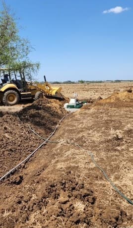 rental at 420 Cr 137 in Floresville, TX — photo 2