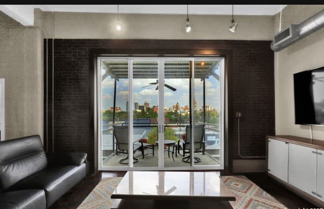 1-bedroom rental at 831 S Flores Unit 2407-2409 in San Antonio, TX — photo 4