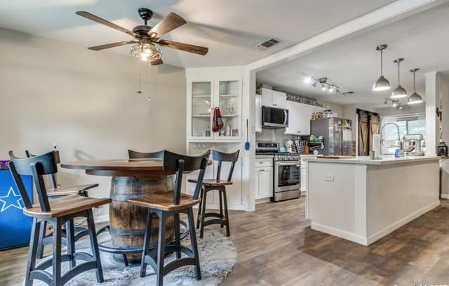 3-bedroom rental at 6034 Royal Pt in San Antonio, TX — photo 5
