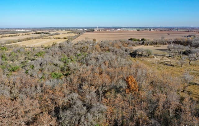 4-bedroom rental at 474 Peach in Leming, TX — photo 2