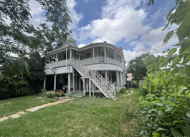 rental at 529 Pine in San Antonio, TX — photo 1
