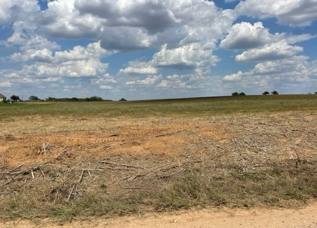 rental at 1039 County Road 232 in Floresville, TX — photo 5