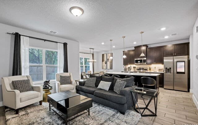 3-bedroom rental at 16011 Babcock #9 in San Antonio, TX — photo 2