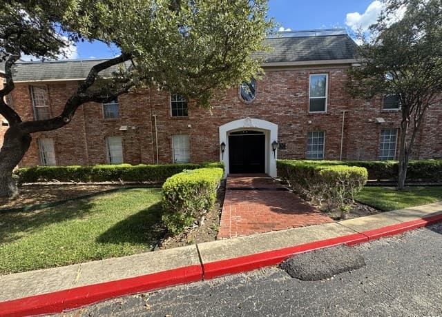 3-bedroom rental at 7500 Callaghan Unit APT 254 in San Antonio, TX — photo 2
