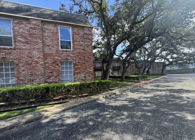 3-bedroom rental at 7500 Callaghan Unit APT 254 in San Antonio, TX — photo 4