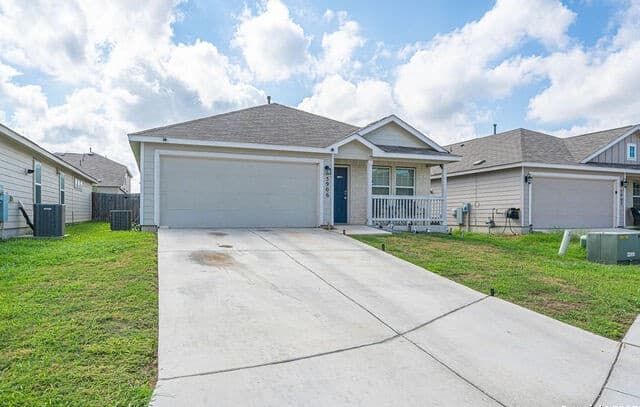 3-bedroom rental at 5906 Larkspur Vly in San Antonio, TX — photo 2