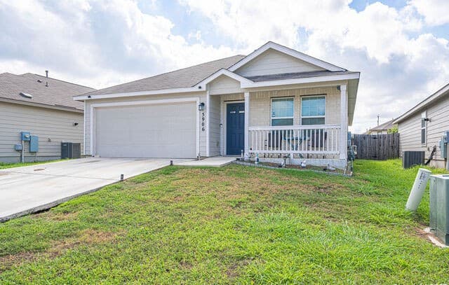 3-bedroom rental at 5906 Larkspur Vly in San Antonio, TX — photo 4