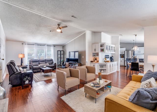 4-bedroom rental at 23027 Skila in Elmendorf, TX — photo 5