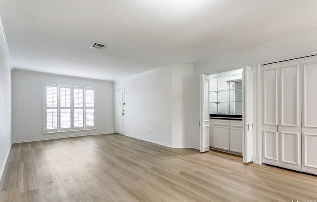 2-bedroom rental at 7815 Broadway Unit 202 in San Antonio, TX — photo 2