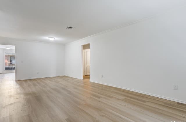 2-bedroom rental at 7815 Broadway Unit 202 in San Antonio, TX — photo 5
