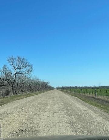 rental at 10 County Road 101 in Floresville, TX — photo 5