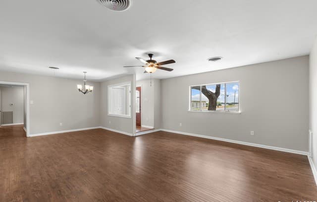 Home for sale at 224 W Lower Crabapple in Fredericksburg, TX — photo 4