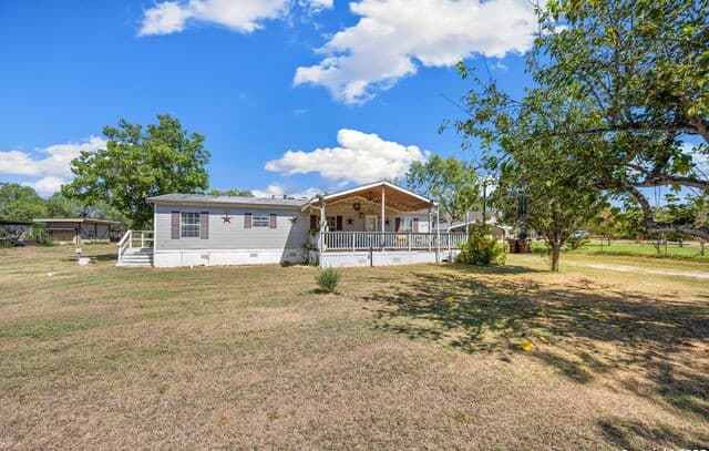3-bedroom rental at 8489 Elmendorf Lavernia in Elmendorf, TX — photo 4