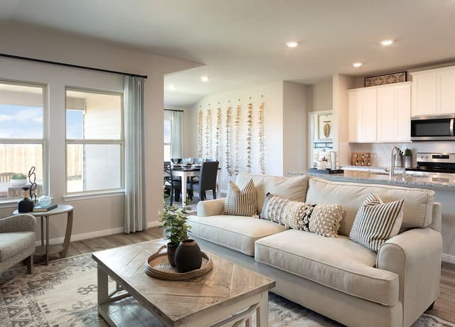 3-bedroom rental at 4406 N Bayliss in San Antonio, TX — photo 2