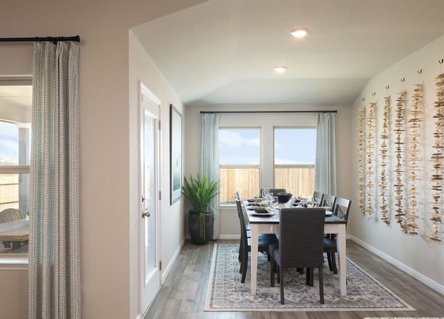3-bedroom rental at 4406 N Bayliss in San Antonio, TX — photo 4