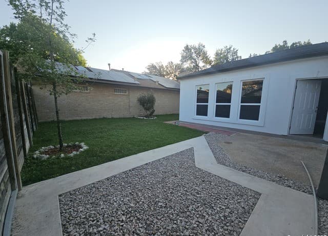 3-bedroom rental at 12611 Sandtrap in San Antonio, TX — photo 5