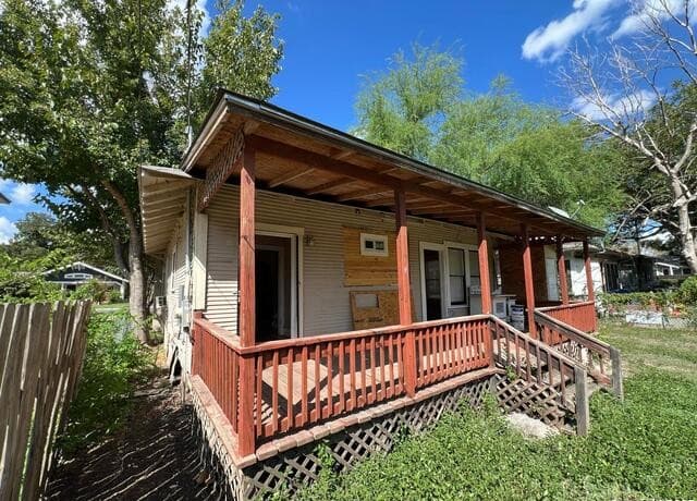 3-bedroom rental at 1036 Hammond in San Antonio, TX — photo 4